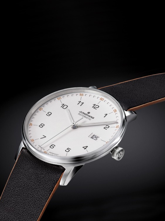Junghans FORM A Angebote