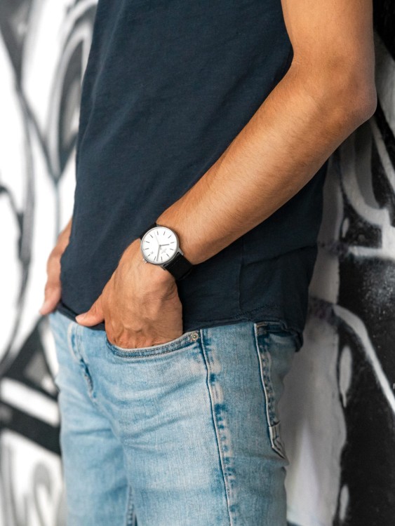 Junghans FORM A Titan Fabrikverkauf