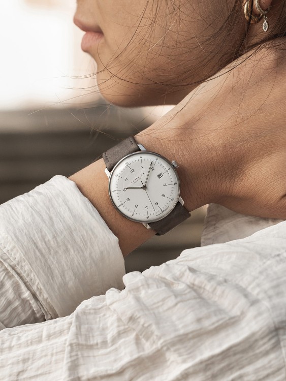 Junghans max bill MEGA Solar Auslauf