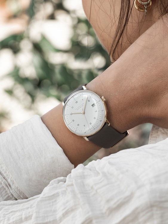 Junghans max bill MEGA Solar Hotsell