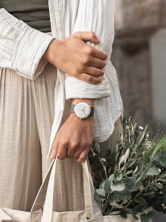 Junghans max bill MEGA Solar Hotsell