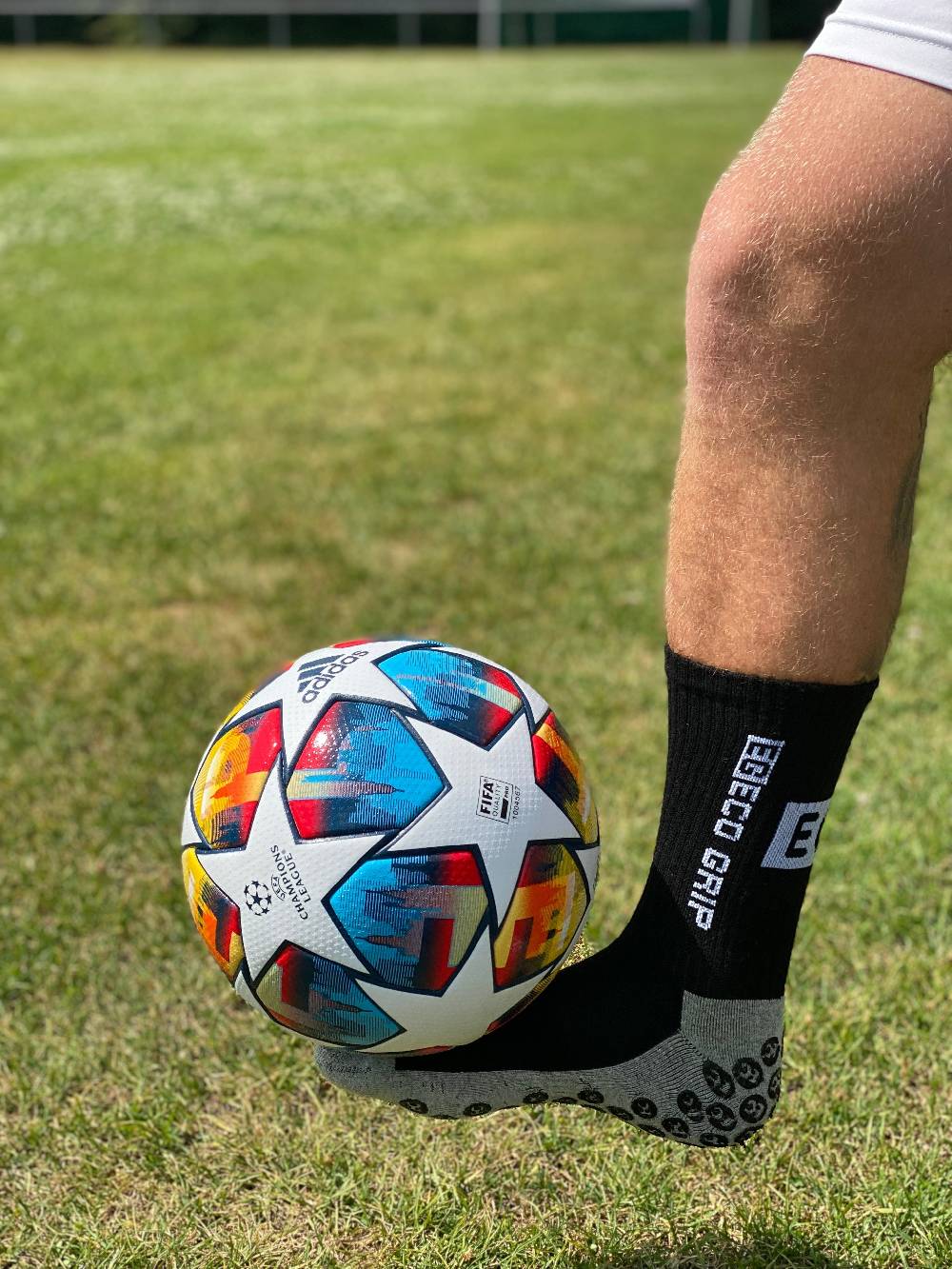 KB Socken Rutschfeste Fußballsocken mit gummierten Noppen 2 Paar Hotsell
