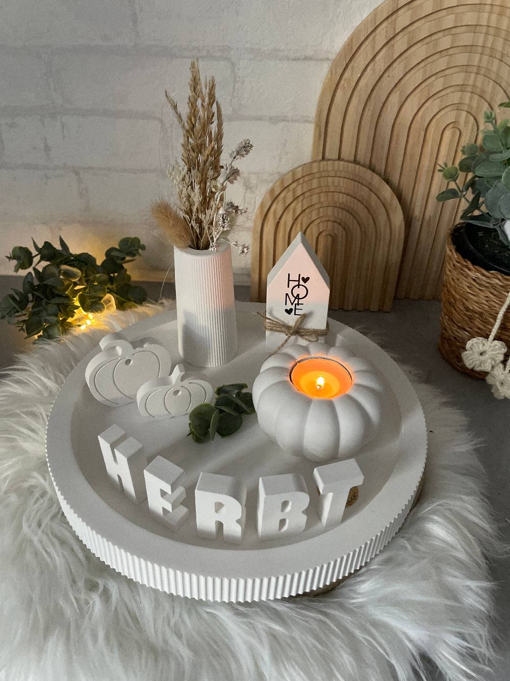KB Socken Herbst Teller Set rund mit Kürbisse, Vase, Trockenblumen und Buchstaben "Herbst" Beton Kerafkott, Deko Wohnzimmer, Geschenk, Mitbringsel Blitzverkäufe