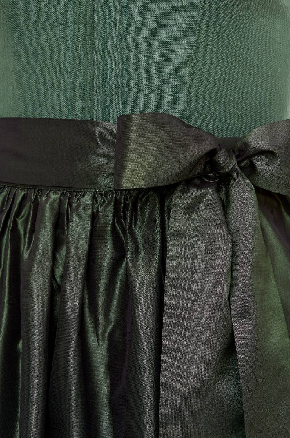 Kinga Mathe Jubiläumsdirndl in Pinie im Angebot