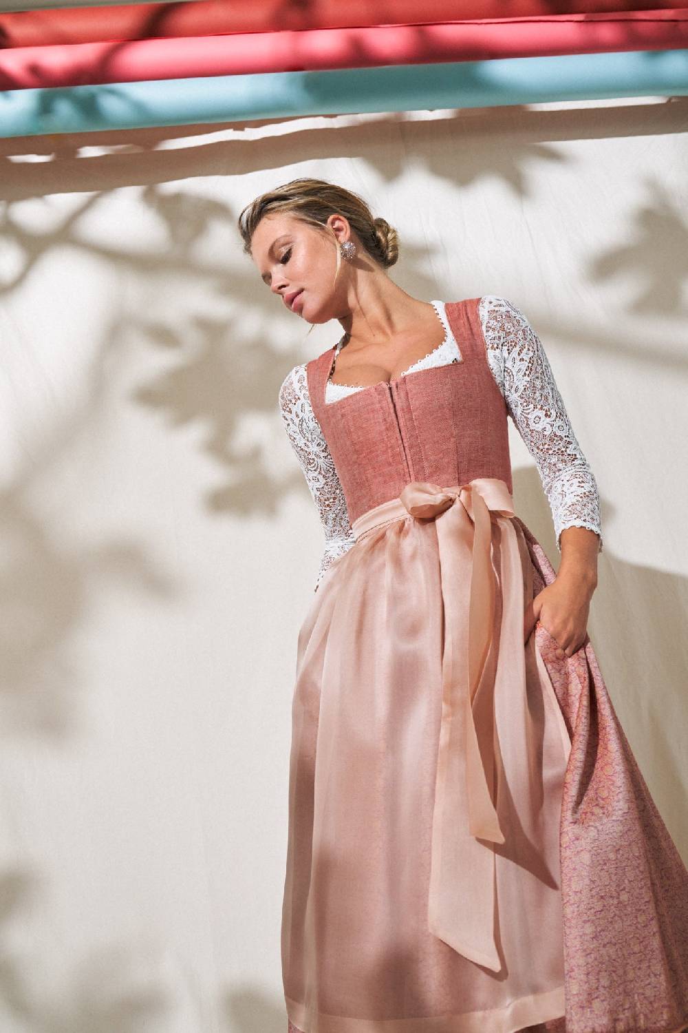 Kinga Mathe Dirndl Alcamo in Rostrot Günstiger Verkauf
