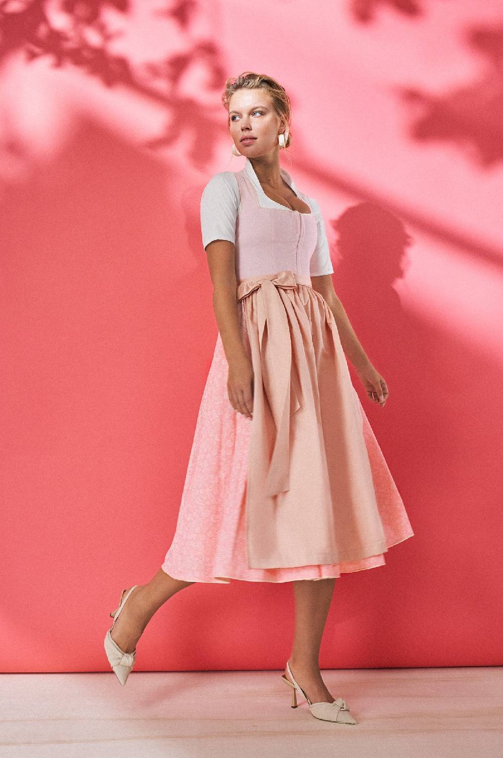 Kinga Mathe Dirndl Almeria in Peach Blitzverkäufe
