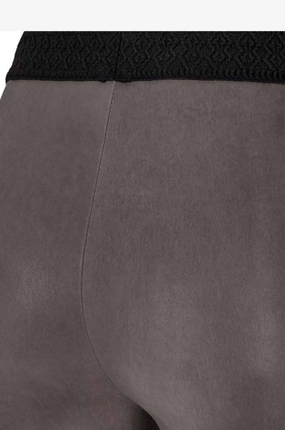 Kinga Mathe Lederhose Sina in Taupe im Angebot