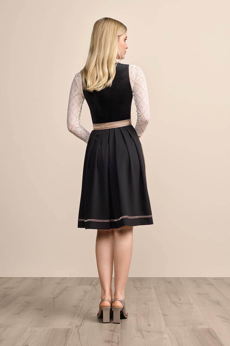 Krüger Madl Dirndl Suzanne (60cm) Auslauf