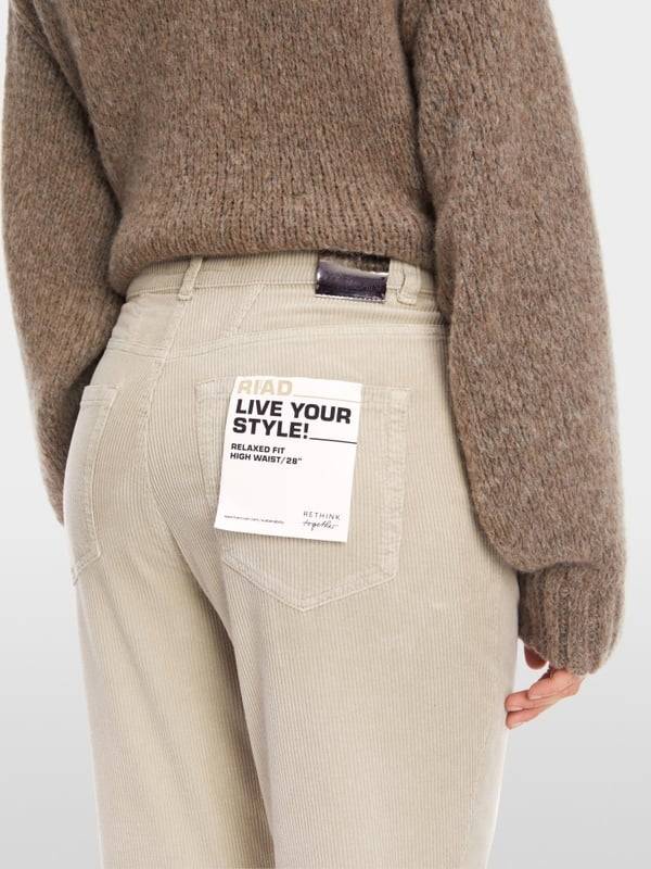 Marc Cain Cordhose mit Relaxed Fit - Modell RIAD im Angebot