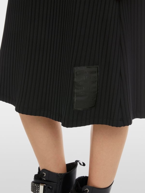 Marc Cain Kleid im Rippenstrick-Muster im Angebot