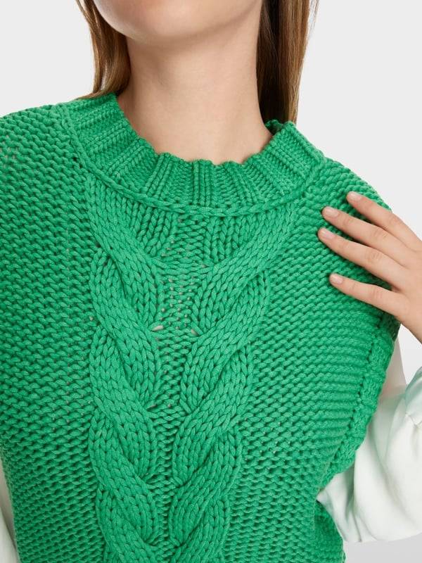 Marc Cain Knitted in Germany Pullunder mit Zopf Verkauf
