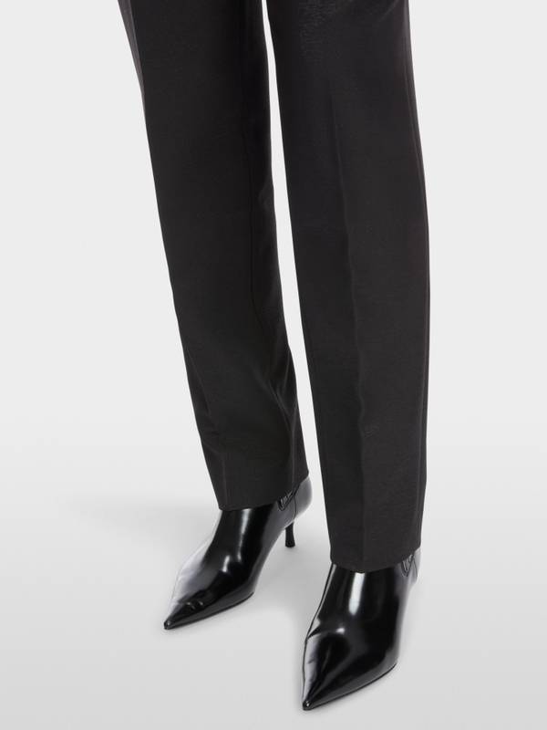 Marc Cain Modell FUZHOU mit Glitzer-Details Blitzverkäufe
