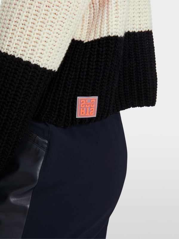 Marc Cain Oversized Sweater Knitted in Germany Fabrikverkauf