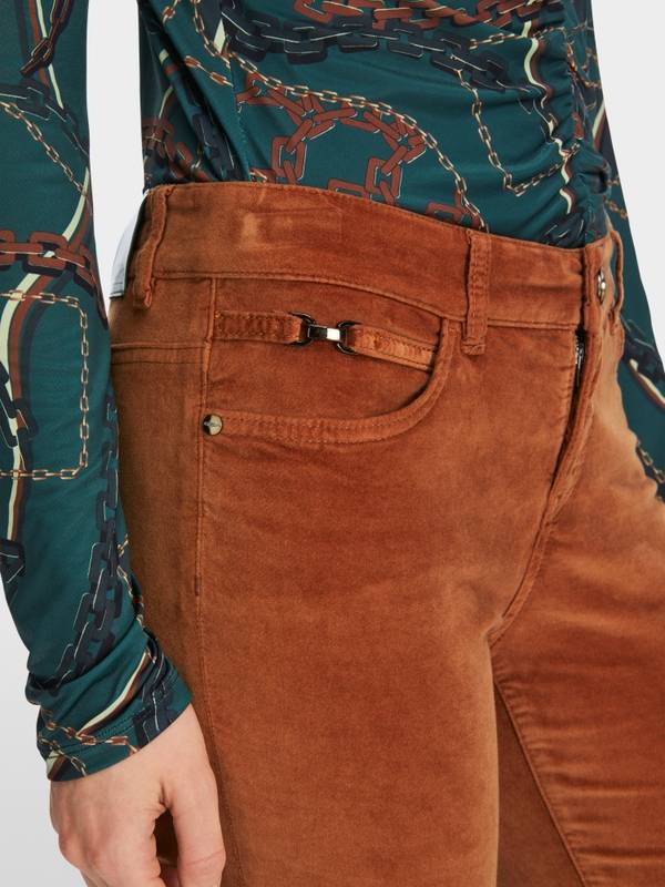 Marc Cain Modell SILVI im samtig weichen Material im Angebot