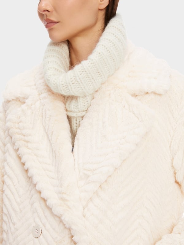 Marc Cain Mantel aus Fun Fur in Fischgrat Angebote