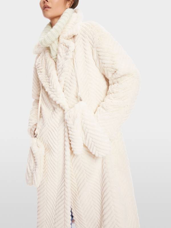 Marc Cain Mantel aus Fun Fur in Fischgrat Angebote