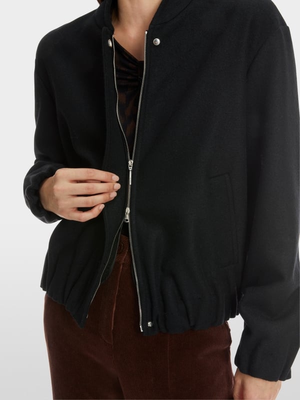 Marc Cain Jacke aus 100 % Wolle Knitted in Germany Online