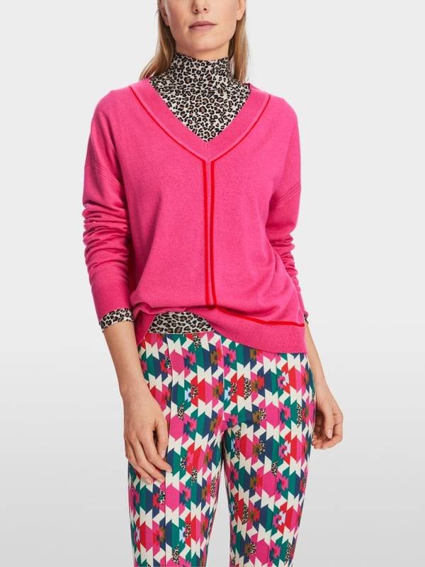 Marc Cain Sweater mit V-Neck - "Rethink Together" 2025