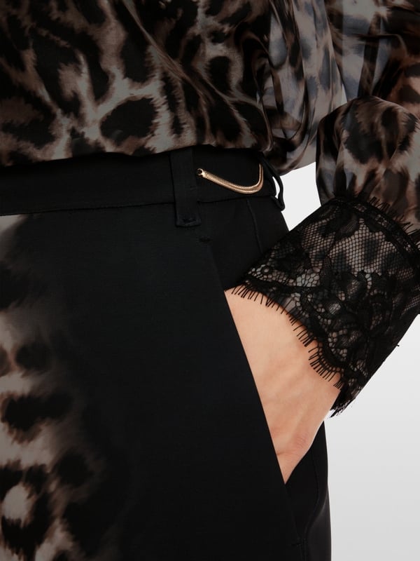 Marc Cain Modell FUZHOU im Leo-Dessin Black Friday