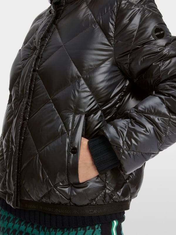 Marc Cain "Rethink Together" - kurze Daunenjacke Bis zu 60% Rabatt