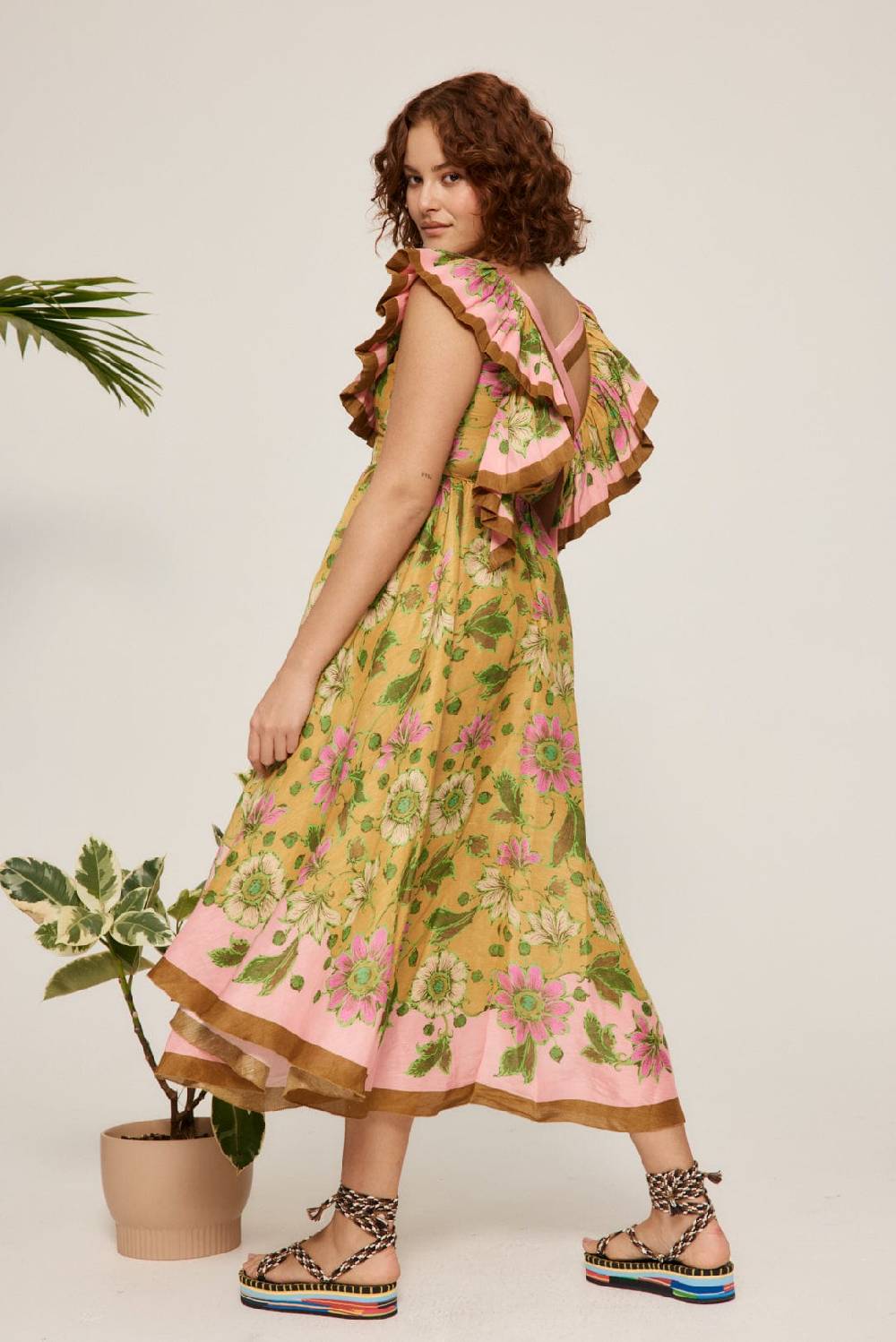 NEUHEITEN Winnie Kleid mit Rüschen im Angebot