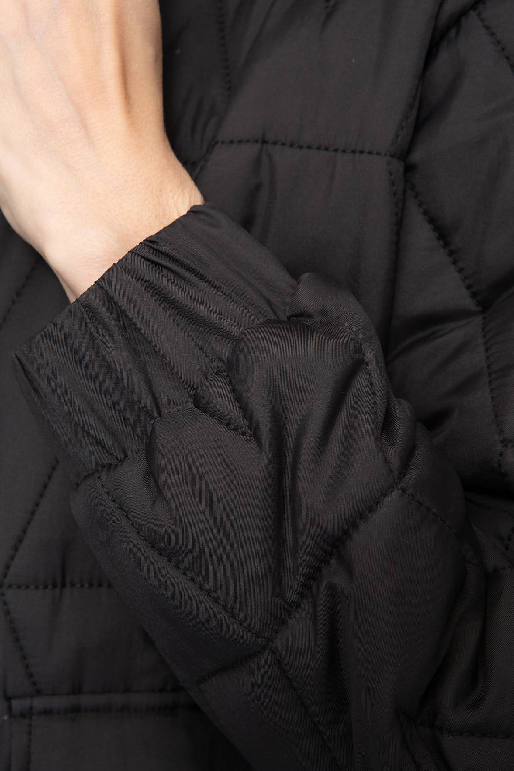 IVI GmbH PUFFER NYLON Jacke mit Signature Steppung schwarz Schlussverkauf