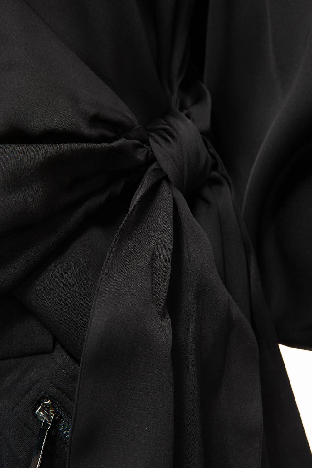 IVI GmbH SOLID SILK Seidenbluse mit Cut-Out Detail schwarz Meist gekauft