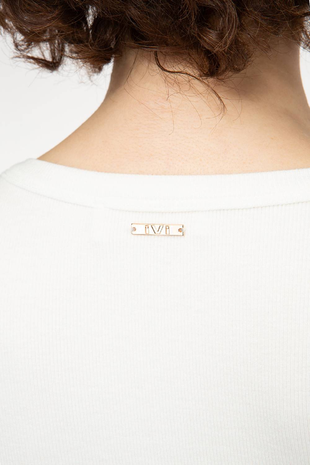 IVI GmbH ESSENTIAL Langarmshirt mit hohem Rundhalsausschnitt weiß Auslauf