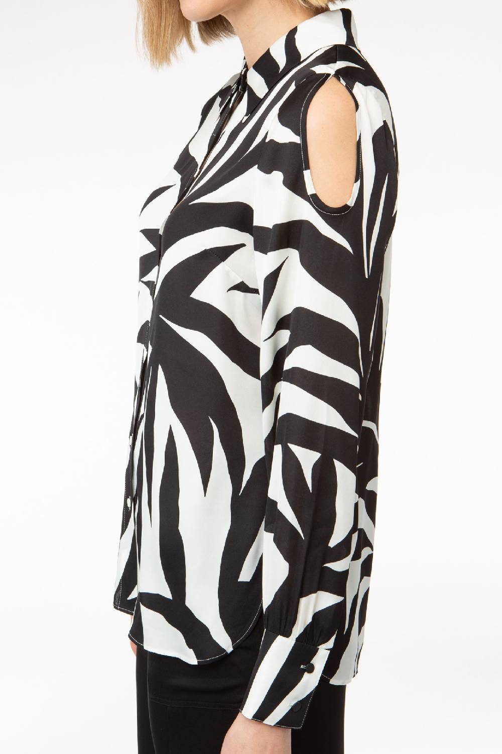 IVI GmbH PALM LEAF BLACK Hemdbluse aus Seide mit Cutout Detail Hotsell