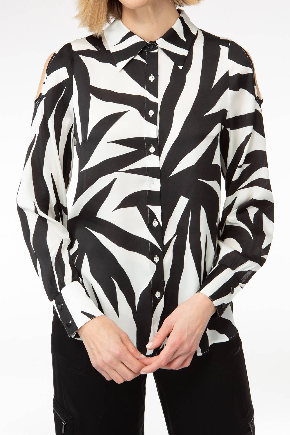 IVI GmbH PALM LEAF BLACK Hemdbluse aus Seide mit Cutout Detail Hotsell