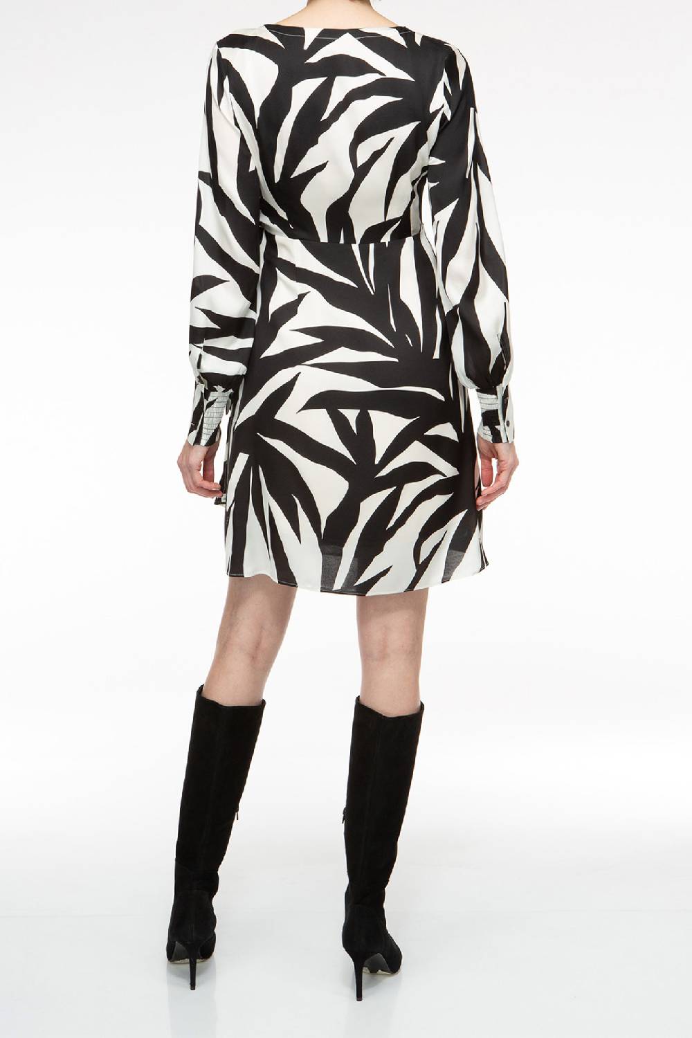 IVI GmbH PALM LEAF BLACK Kurzes Wickelkleid aus Seide im Angebot