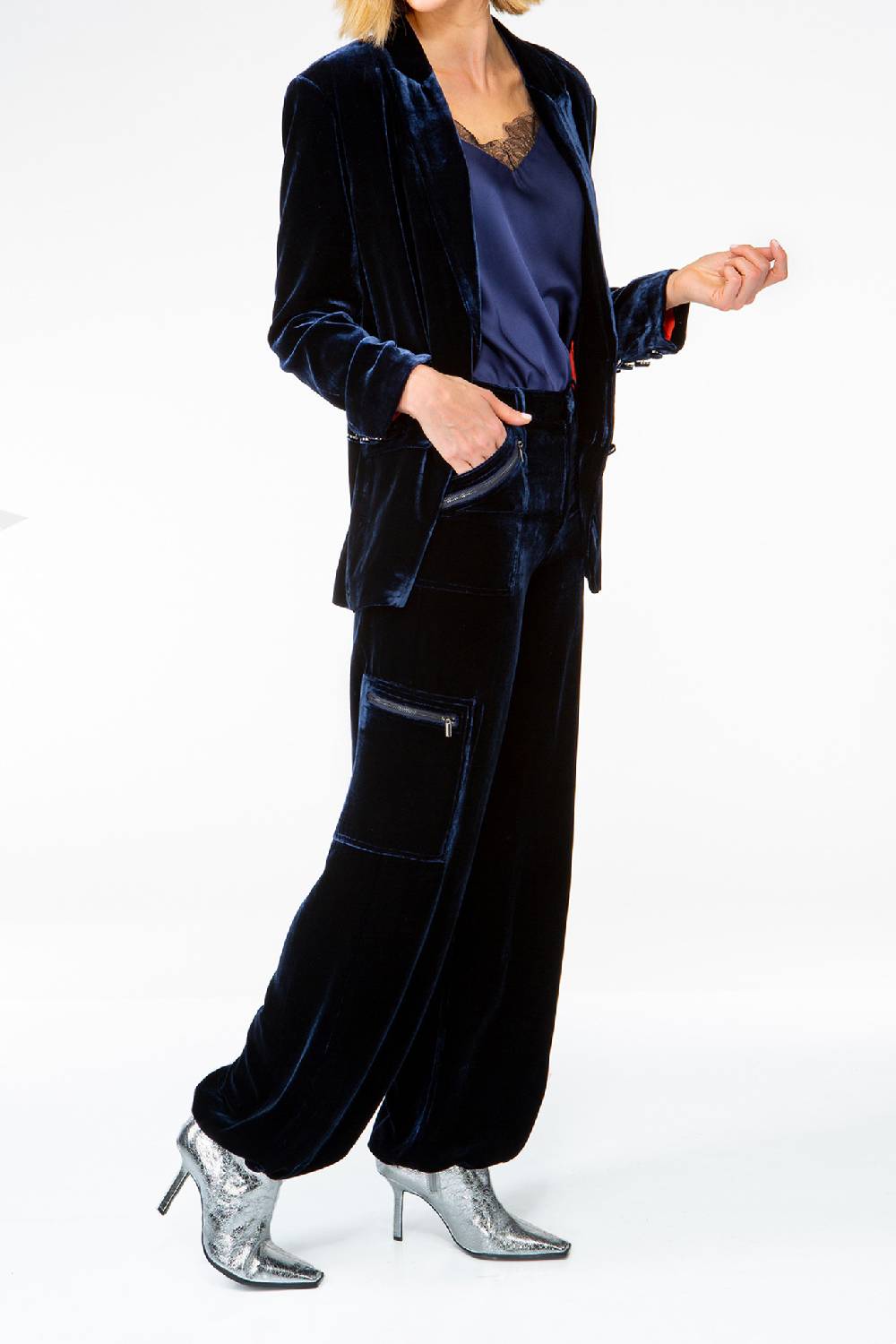IVI GmbH VELVET Samthose mit Cargo Details navy Online