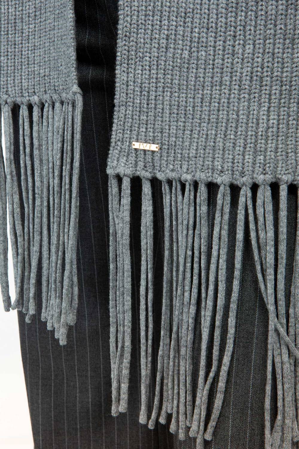 IVI GmbH SOLID KNIT Langer Schal mit Fransen grau-melange Blitzverkäufe