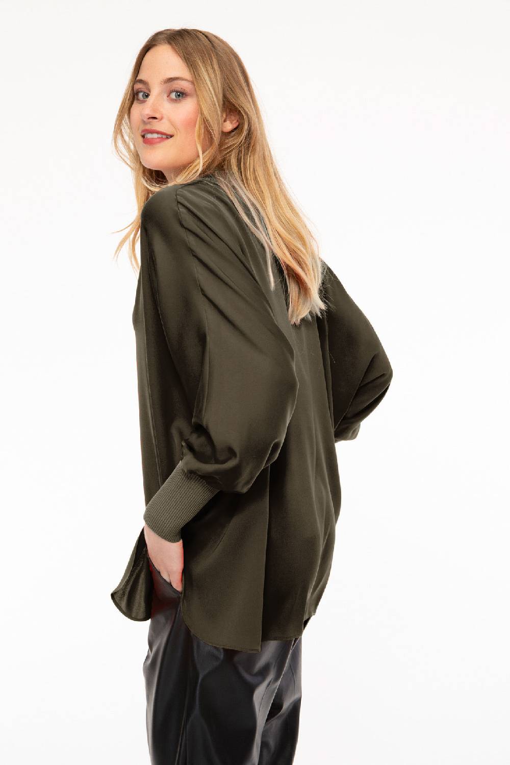 IVI GmbH SOLID SILK Tunika olive im Angebot