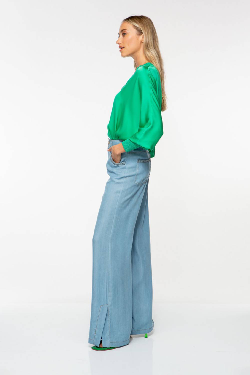 IVI GmbH DENIM Hose mit weitem Bein light blue im Angebot