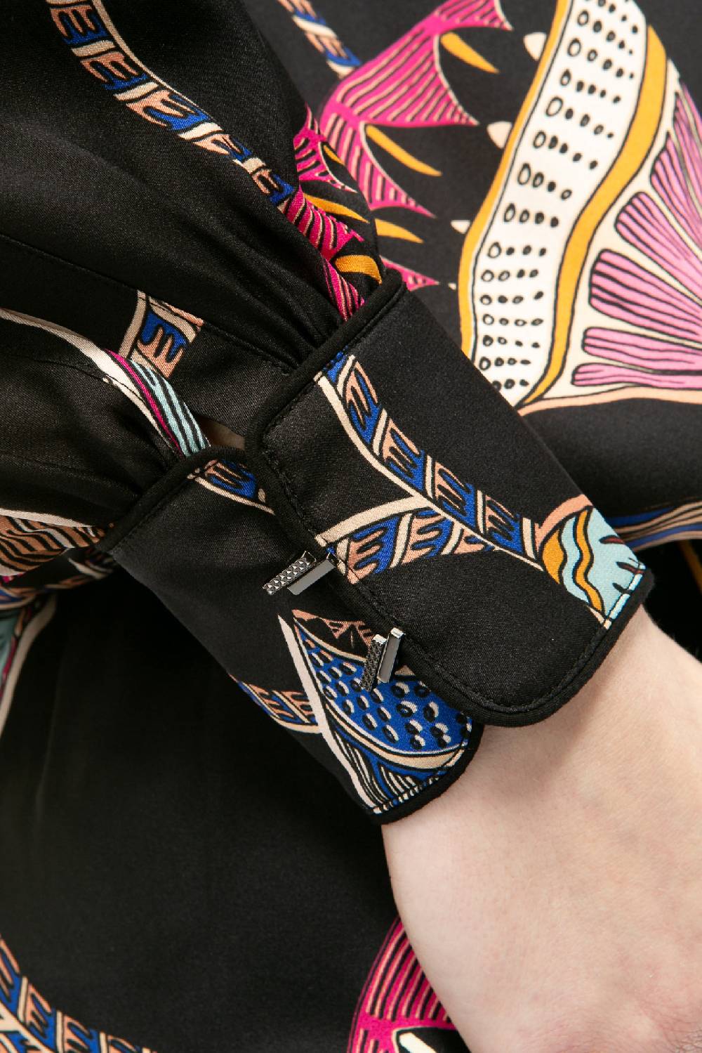 IVI GmbH LOTUS BLOSSOM Wickelbluse schwarz Fabrikladen