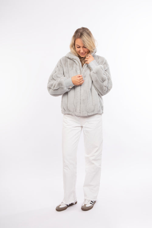 Petite M. Kunstpelz Bomberjacke in Silbergrau Outlet