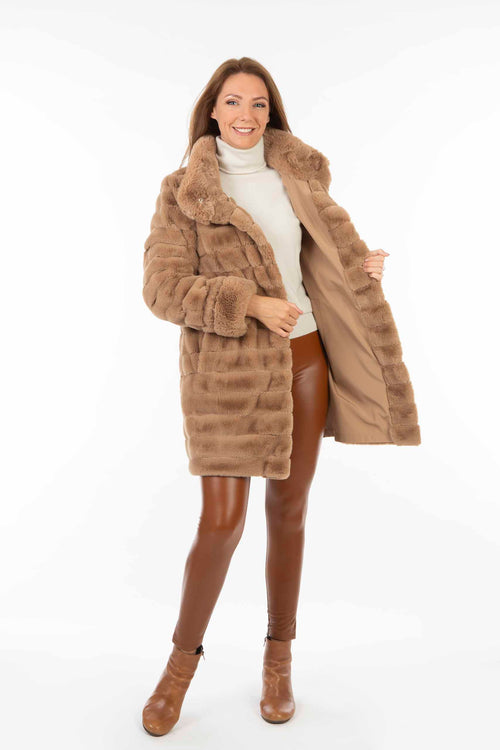 Petite M. Kunstpelz Jacke zum Wenden Camel Auslauf