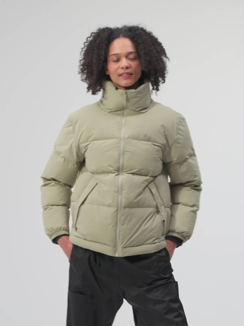 Pinqponq Puffer Jacket - Reed Olive (Unisex) im Angebot