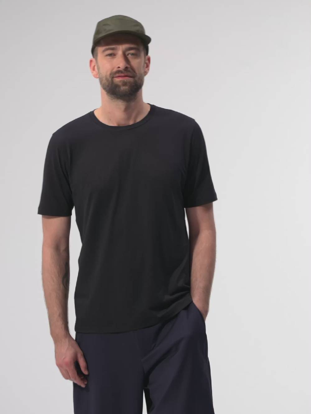 Pinqponq T-Shirt TENCEL™ - Wooden Black (Male) Verkauf