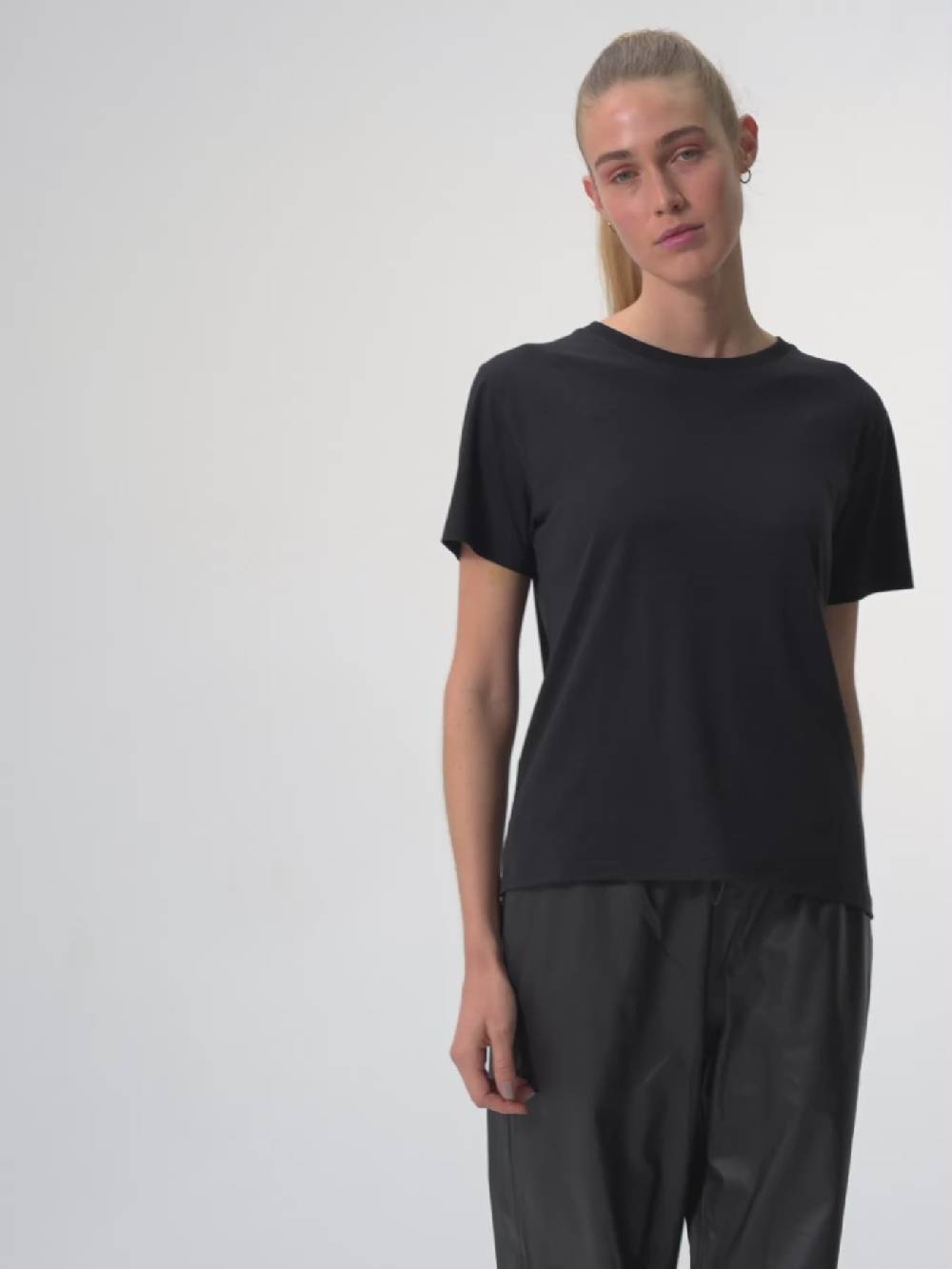 Pinqponq T-Shirt TENCEL™ - Wooden Black (Female) Meist gekauft