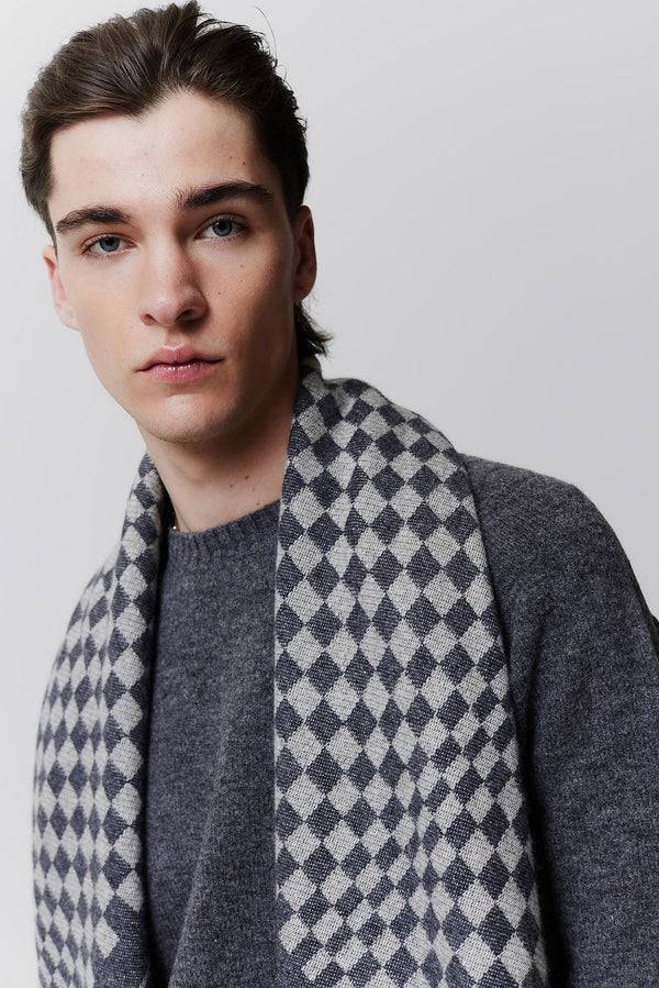 Prinz Berlin Kaschmir Triangle Jacquard Schwarz Fabrikverkauf