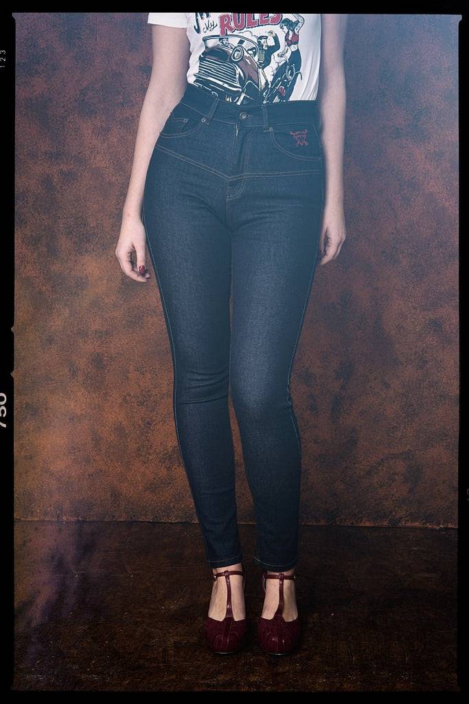 Queen Kerosin High Waist Jeanshose im 5 Pocket Design «Betty» Discount Store für neue Produkte