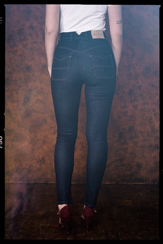 Queen Kerosin High Waist Jeanshose im 5 Pocket Design «Betty» Discount Store für neue Produkte