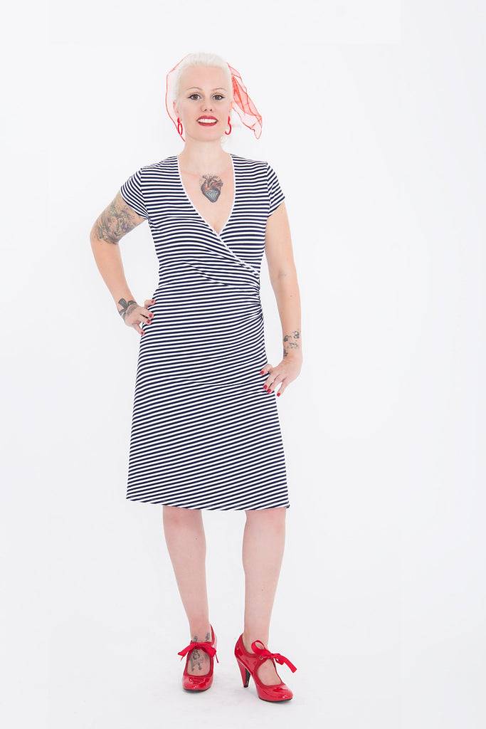 Queen Kerosin Sailor Dress mit süßer Schleife am Rücken «Mermaid» Blitzangebot
