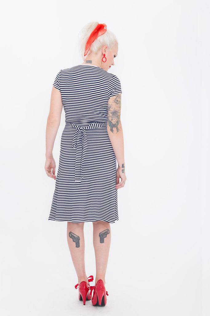 Queen Kerosin Sailor Dress mit süßer Schleife am Rücken «Mermaid» Blitzangebot
