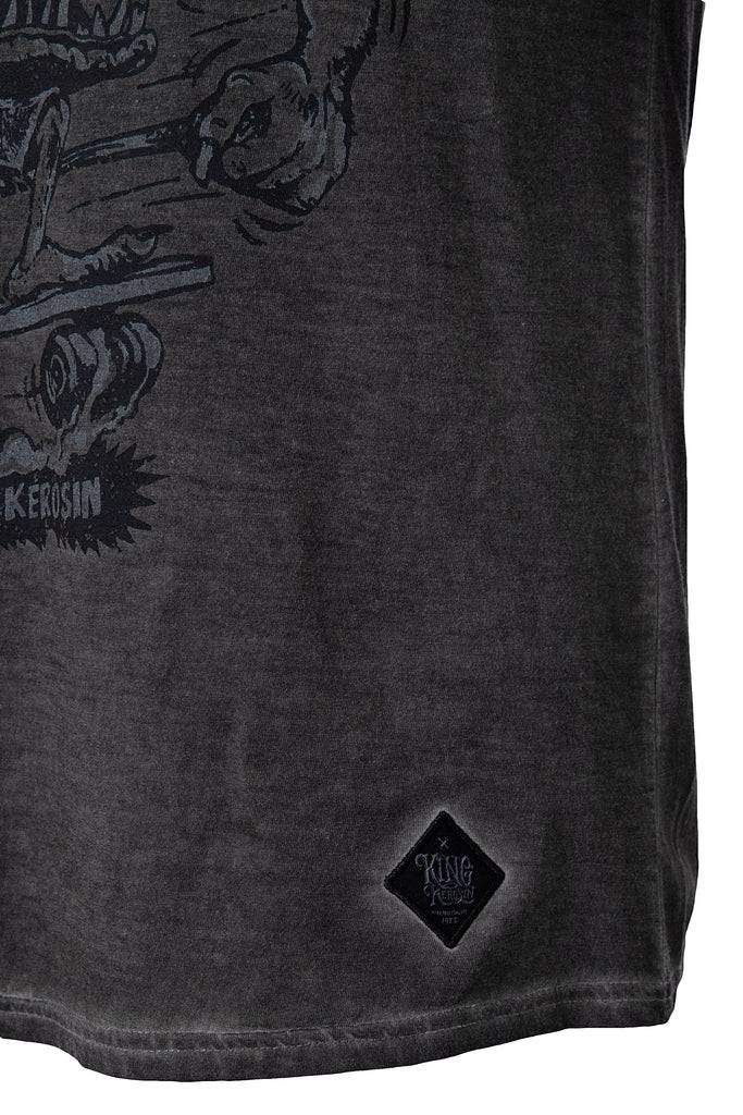 Queen Kerosin Oil Washed Print T-Shirt im Used Look «El Bastardo» Kostenloser Versand international