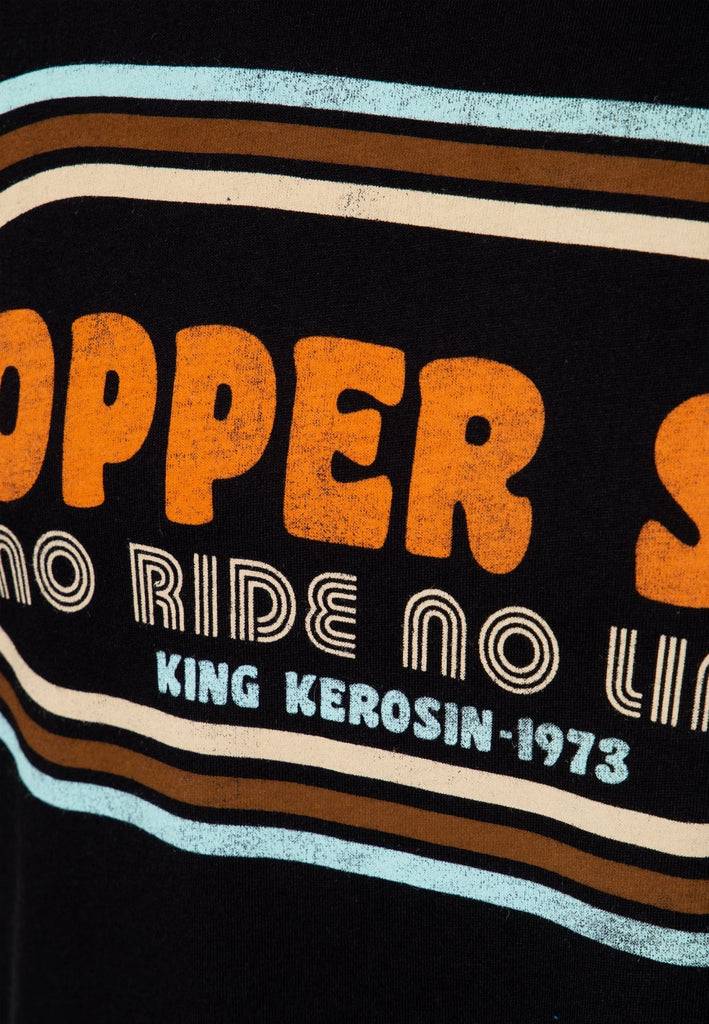 Queen Kerosin T-Shirt mit Print und farbigen Absteppungen «Chopper Sh*t» Black Friday Preise