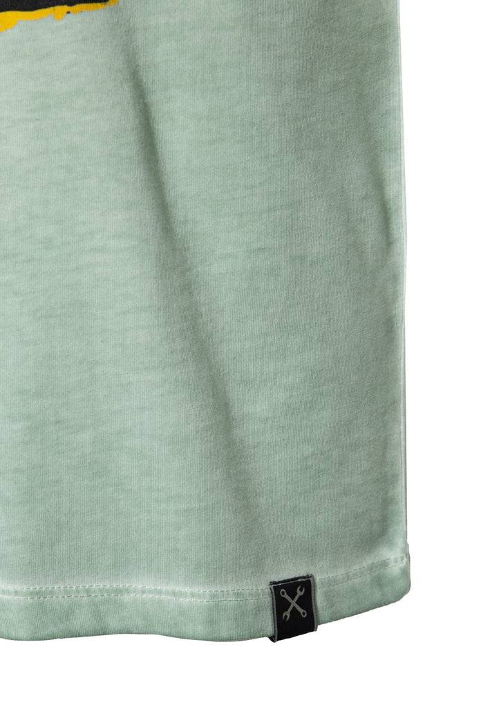 Queen Kerosin Roll-Up T-Shirt Oil Wash mit Monster-Print und V-Ausschnitt «V8 Monster» 2025