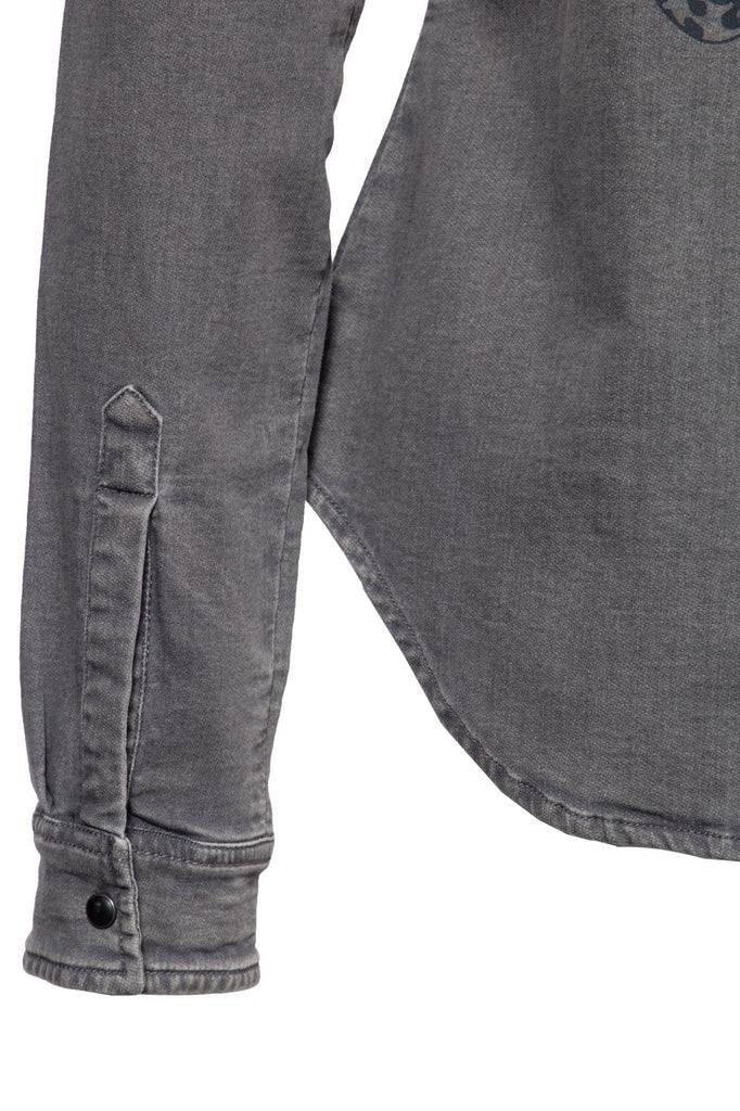 Queen Kerosin Denim-Bluse mit legerem Waschungseffekt und Backprint Neueste Mode